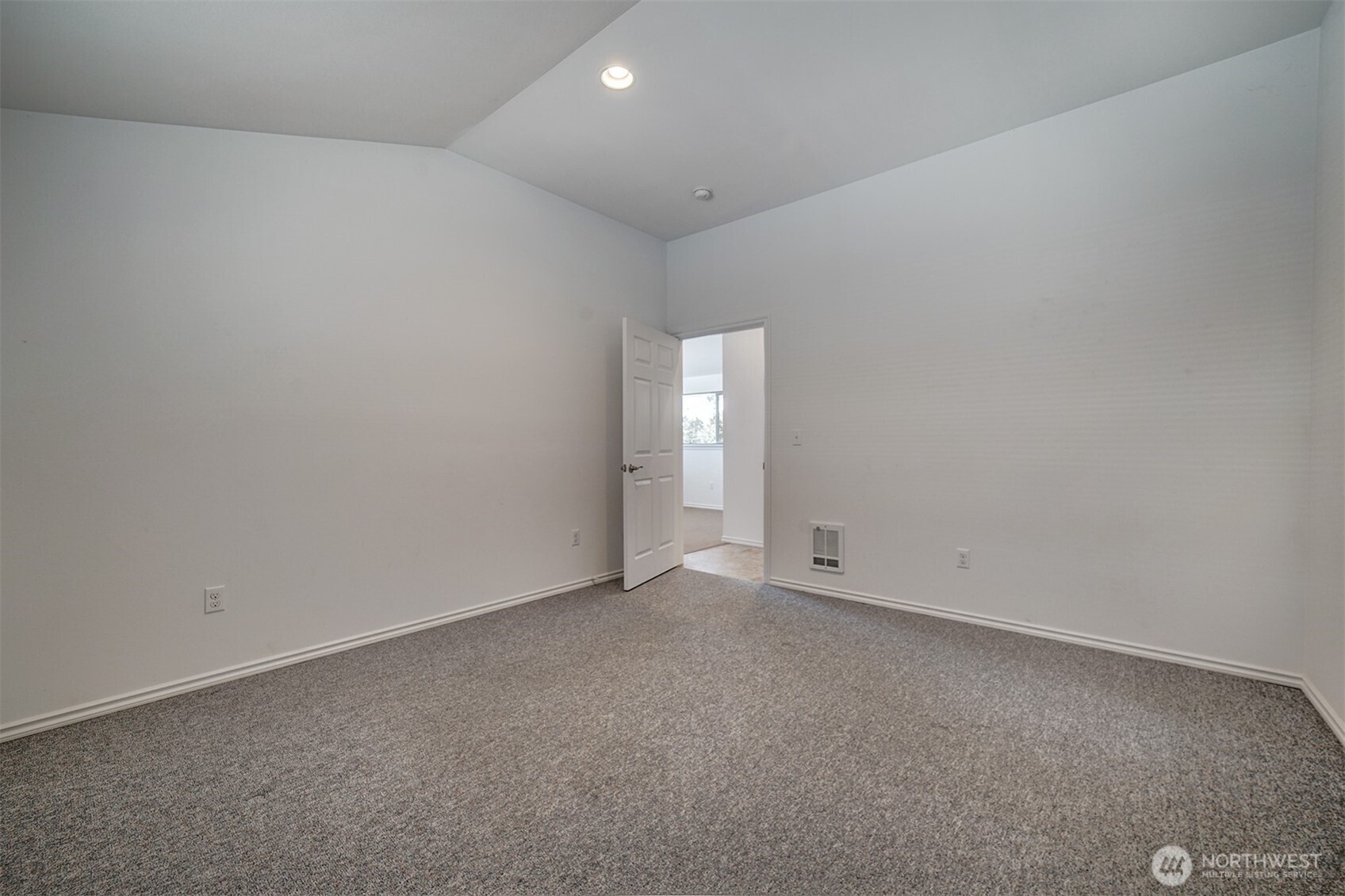 21910 President Point Road Northeast Kingston, WA 98346 - Photo 33 of 39 Gallery Image 33