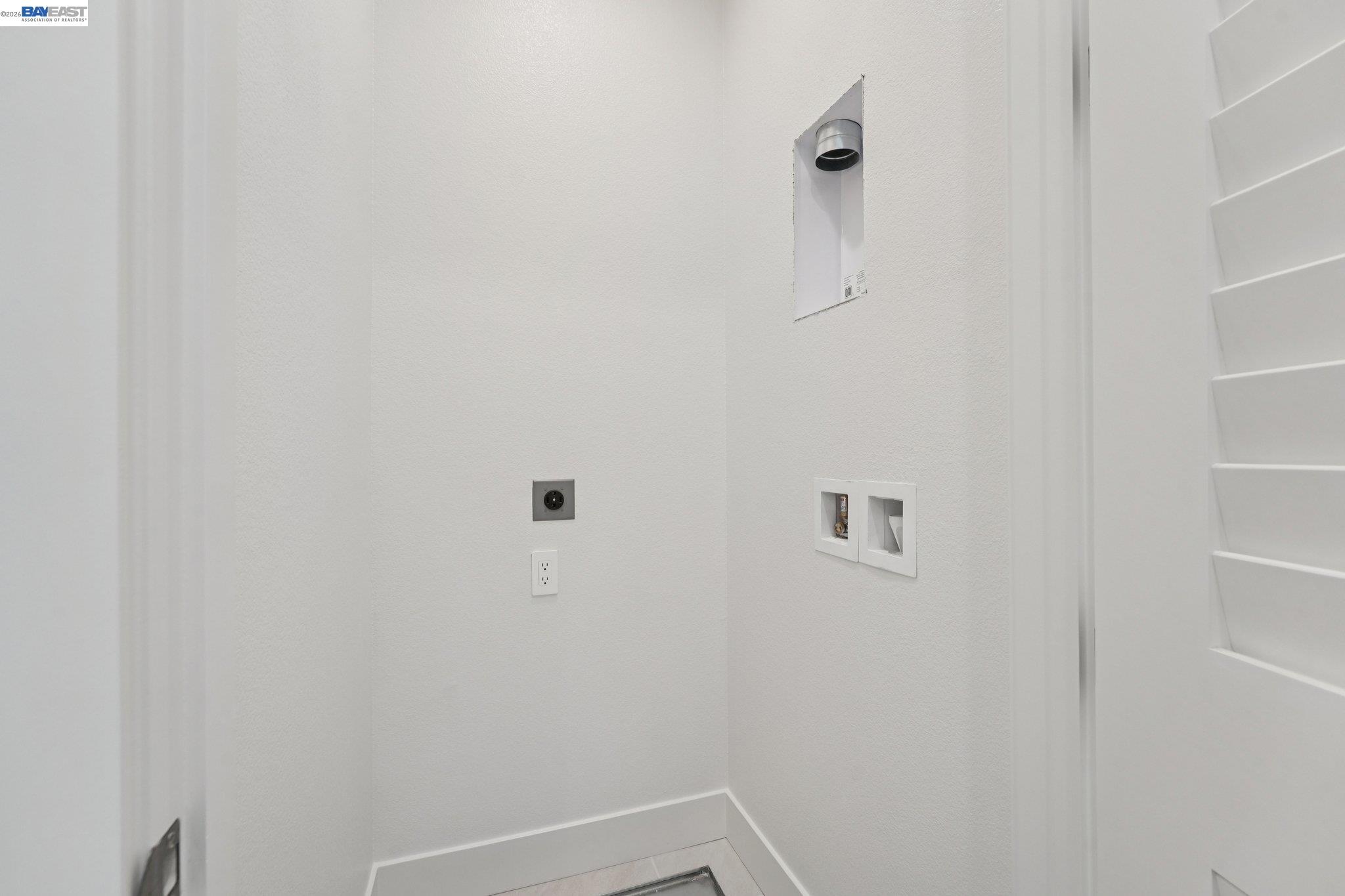 1933 Grand Street Alameda, CA 94501 - Photo 39 of 50 a view of a room
