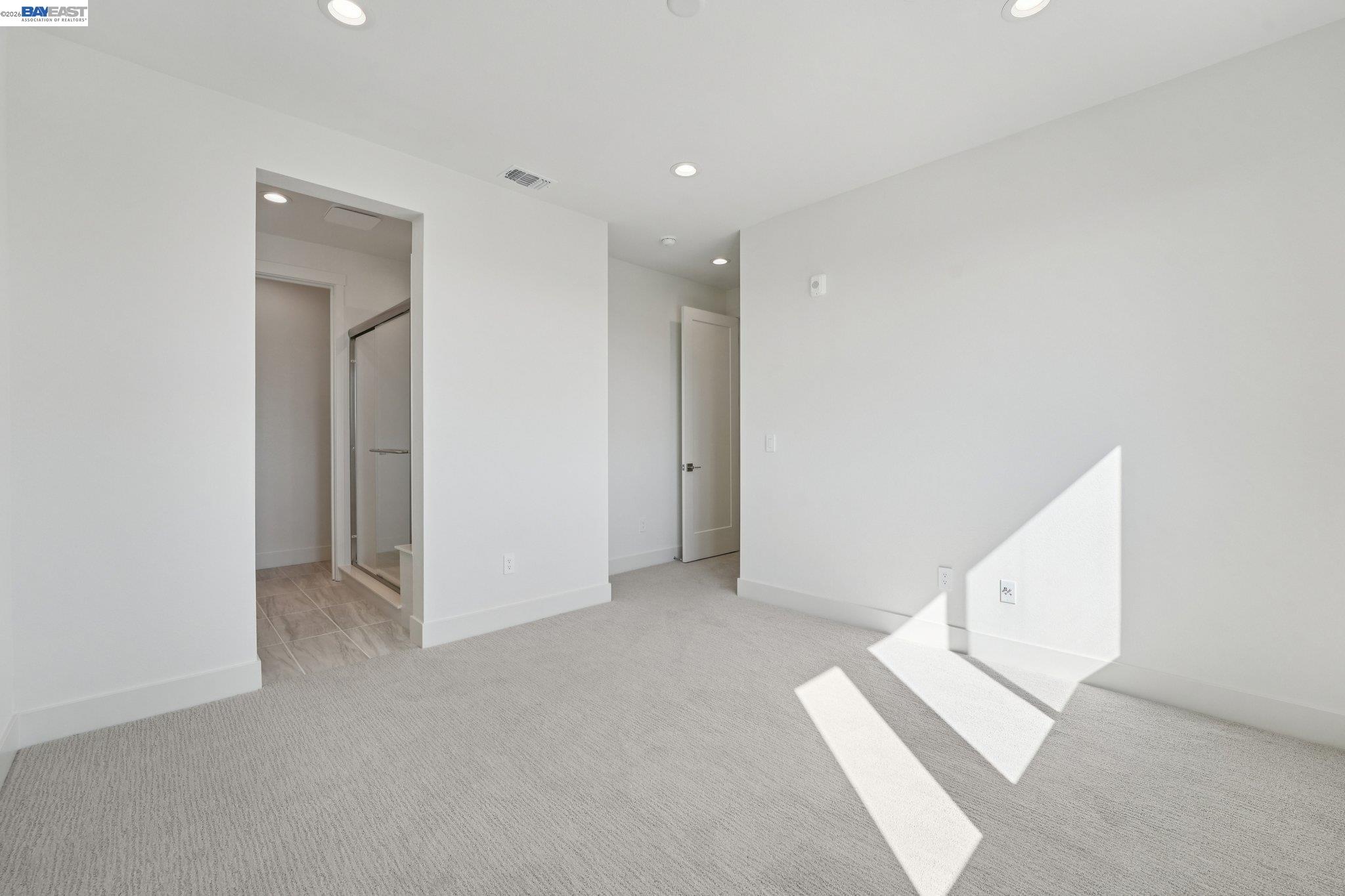 1933 Grand Street Alameda, CA 94501 - Photo 43 of 50 an entryway in a hallway