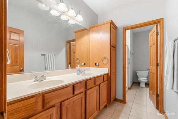 $400,000 | 574 Sudbury Circle, Oswego, IL 60543