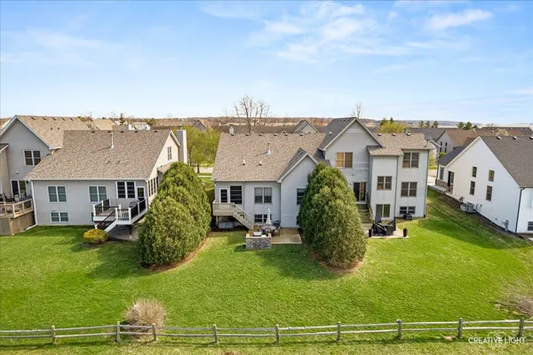 $400,000 | 574 Sudbury Circle, Oswego, IL 60543