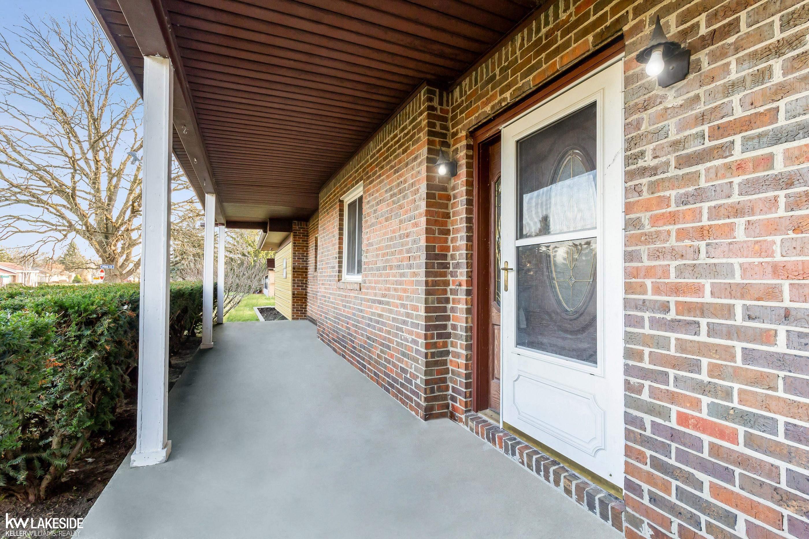 54033 Shelby Road Utica, MI 48316 - Photo 2 of 13 50132017-AA66AED0-C937-4DEB-8C0D-34C6F74FE393.JPG