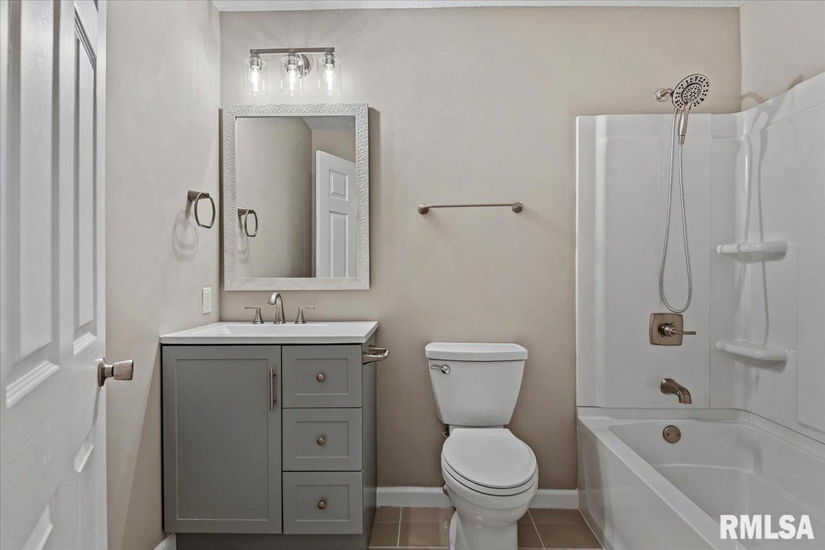 2320 Lindbergh Boulevard Springfield, IL 62704 - Photo 26 of 36