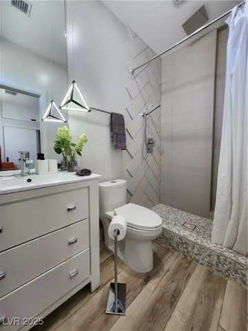 $2,480 | 1626 East Phillips Avenue, Las Vegas, NV 89104