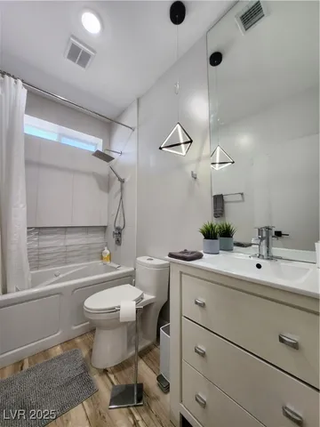 $2,480 | 1626 East Phillips Avenue, Las Vegas, NV 89104