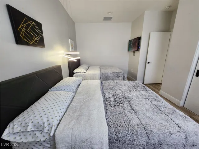 $2,480 | 1626 East Phillips Avenue, Las Vegas, NV 89104