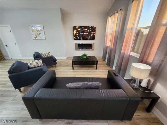 $2,480 | 1626 East Phillips Avenue, Las Vegas, NV 89104