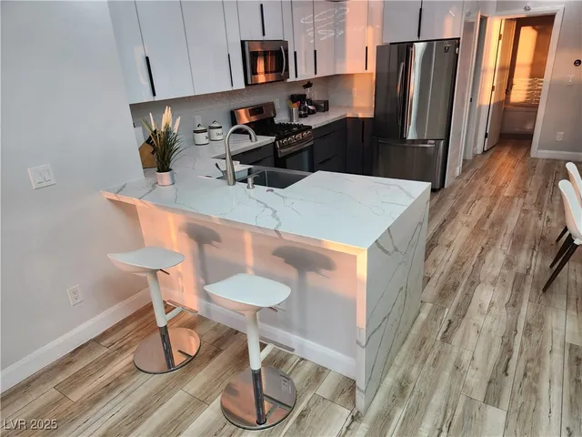 $2,480 | 1626 East Phillips Avenue, Las Vegas, NV 89104