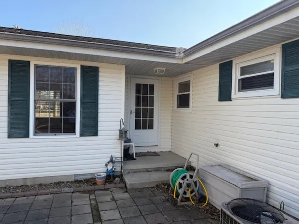 $199,900 | 410 Red Howerton Street, Carterville, IL 62918