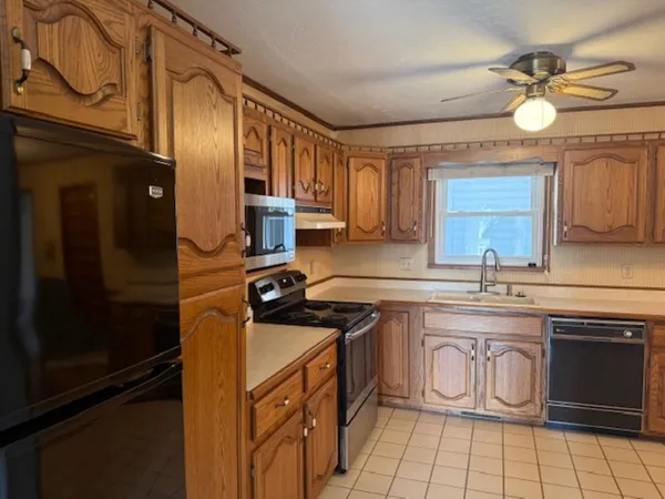 $199,900 | 410 Red Howerton Street, Carterville, IL 62918