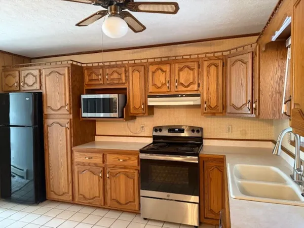 $199,900 | 410 Red Howerton Street, Carterville, IL 62918