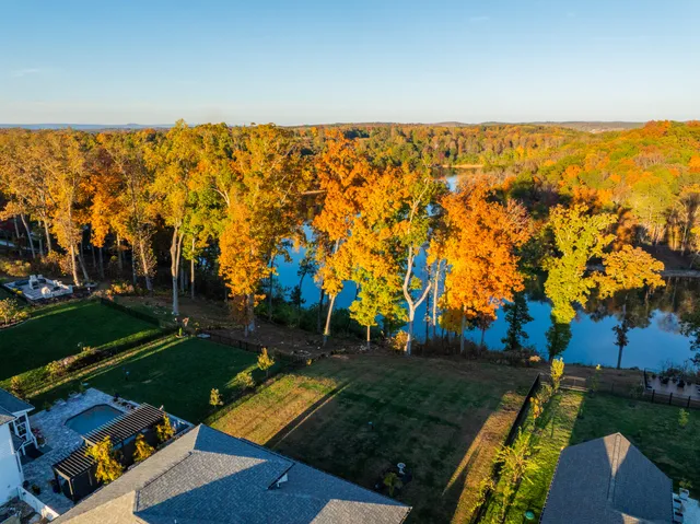 $969,900 | 1801 River Breeze Drive, Unit 7, Soddy Daisy, TN 37379