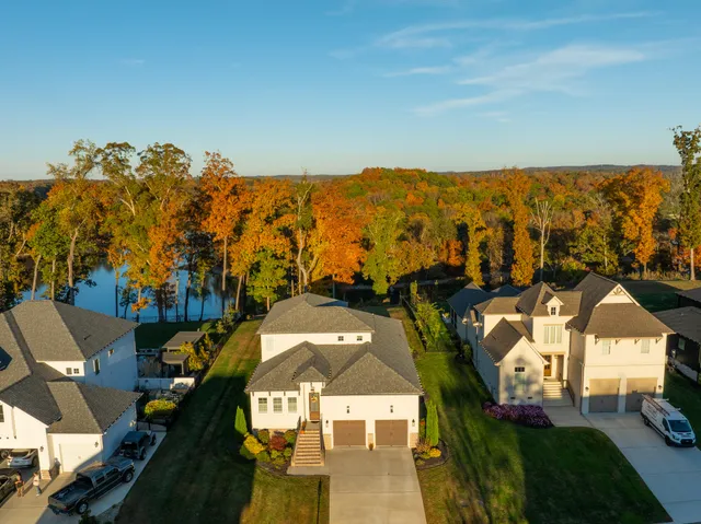 $969,900 | 1801 River Breeze Drive, Unit 7, Soddy Daisy, TN 37379