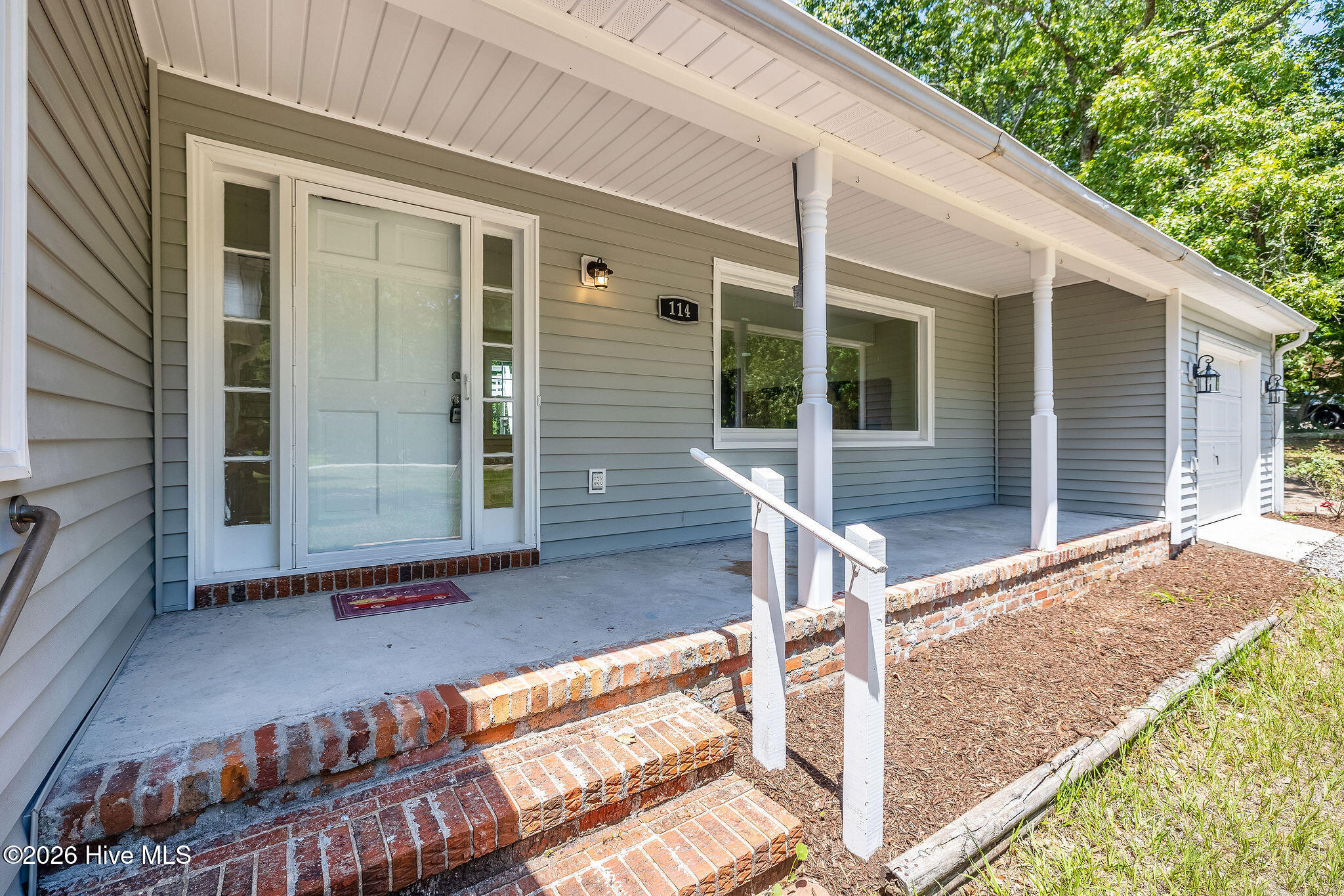 114 Country Place Road Wilmington, NC 28409 - Photo 3 of 63 Front porch
