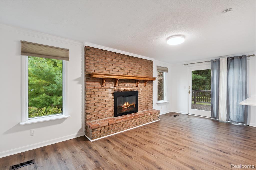 8466 Silver Lake Road Linden, MI 48451 - Photo 12 of 39 Gallery Image 12