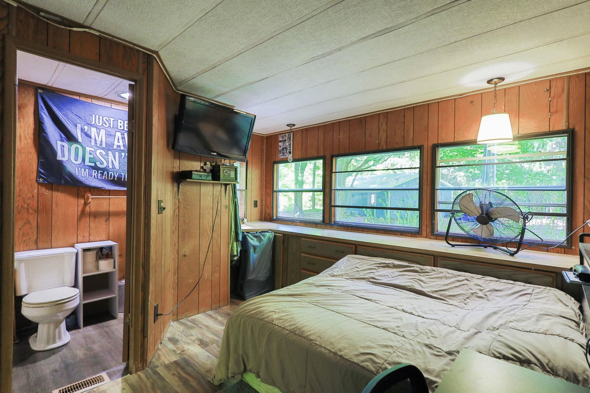 13517 Viaduct Road Copemish, MI 49625 - Photo 15 of 31 1945891-a630e600-e535-43fa-81b0-c086164c0657.JPG