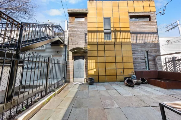 $1,690,000 | 2334 West Medill Avenue, Chicago, IL 60647