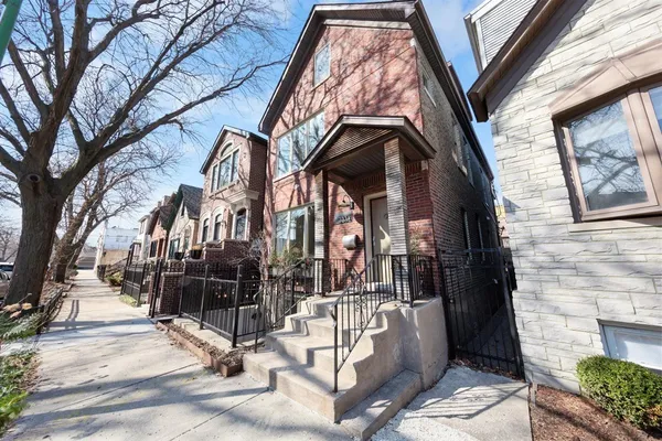 $1,690,000 | 2334 West Medill Avenue, Chicago, IL 60647