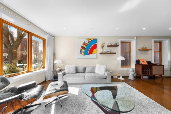 $1,690,000 | 2334 West Medill Avenue, Chicago, IL 60647