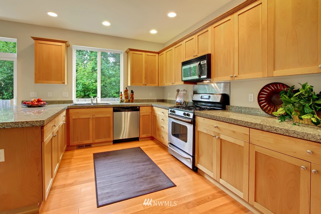 5724 Northeast 1st Place Renton, WA 98059 - Photo 5 of 15