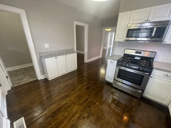 $620,000 | 2115 North Kildare Avenue, Chicago, IL 60639