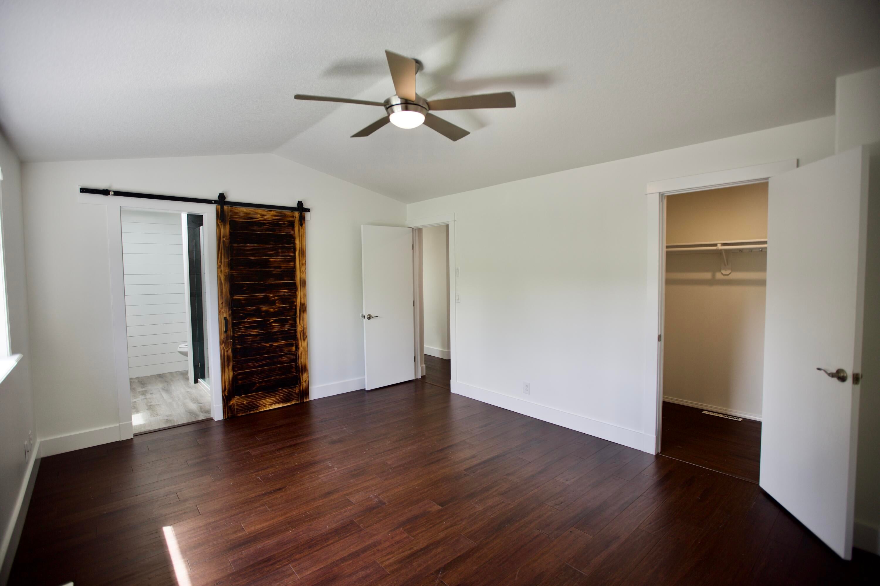 3608 Southwest Volcano Court Redmond, OR 97756 - Photo 23 of 47 Main Bedroom