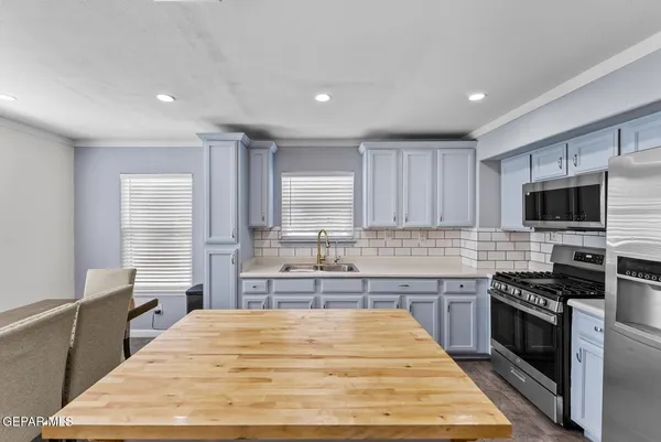 $595,000 | 13130 Shapleigh Place, Clint, TX 79836