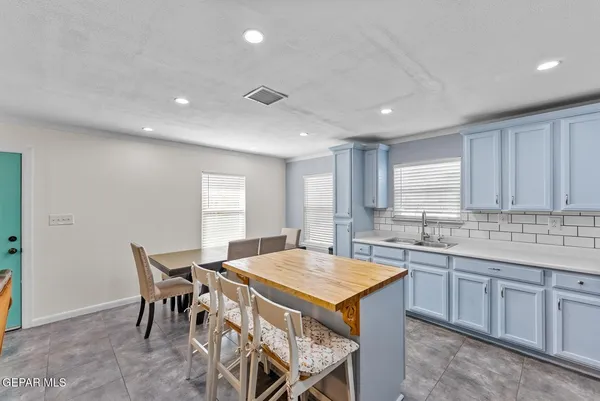 $595,000 | 13130 Shapleigh Place, Clint, TX 79836