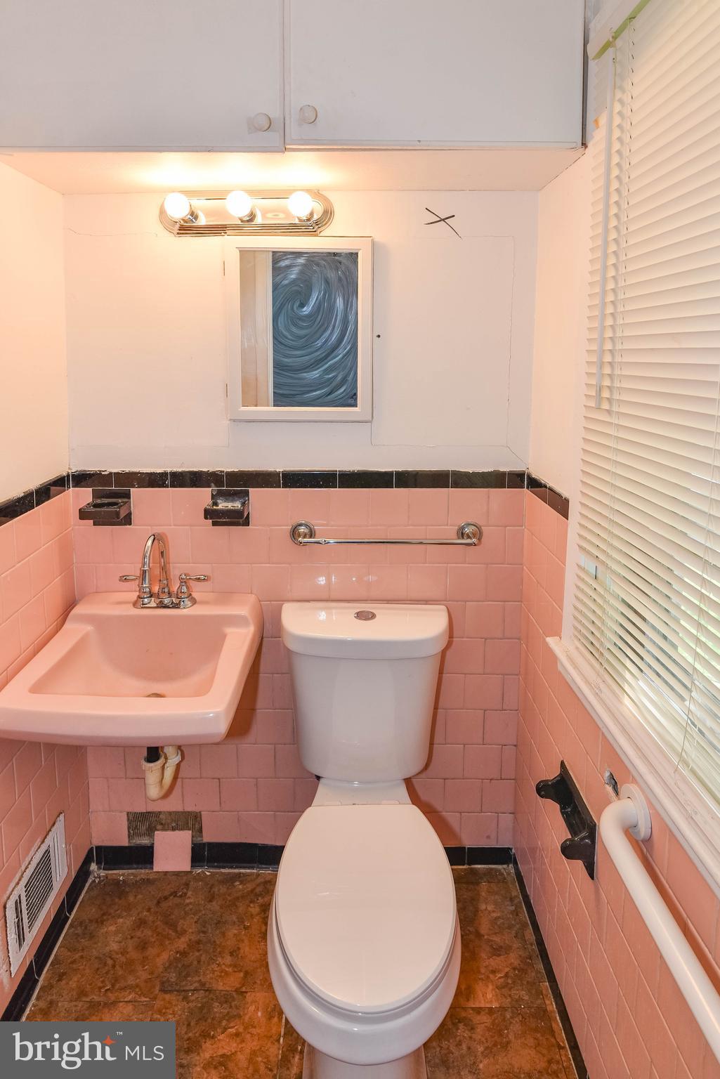 4510 Old Court Road Baltimore, MD 21208 - Photo 15 of 49