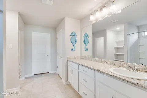 $275,000 | 6910 Spg Lk Drive, Maurice, LA 70555