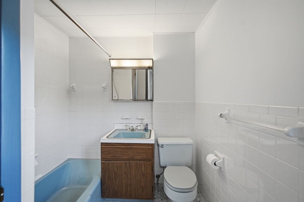 115 Connecticut Avenue Springfield, MA 01104 - Photo 22 of 40