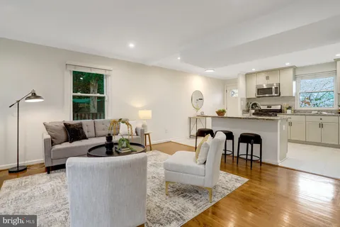 $835,000 | 32 Ancell Street, Alexandria, VA 22305