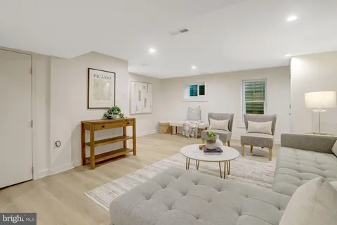 $835,000 | 32 Ancell Street, Alexandria, VA 22305