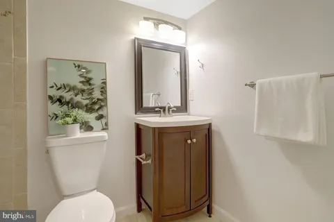 $835,000 | 32 Ancell Street, Alexandria, VA 22305