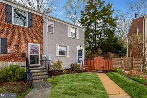 $835,000 | 32 Ancell Street, Alexandria, VA 22305