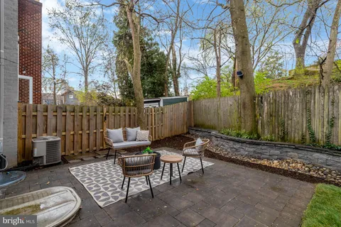 $835,000 | 32 Ancell Street, Alexandria, VA 22305