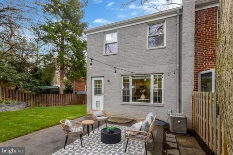 $835,000 | 32 Ancell Street, Alexandria, VA 22305
