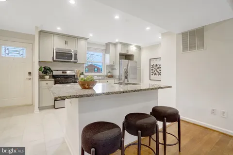 $835,000 | 32 Ancell Street, Alexandria, VA 22305