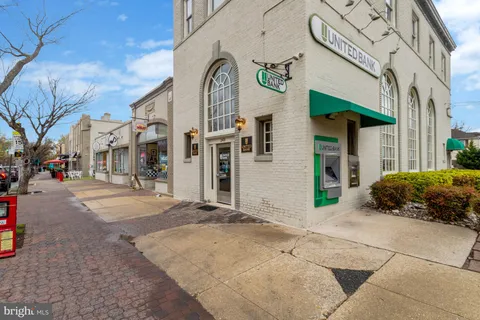 $835,000 | 32 Ancell Street, Alexandria, VA 22305