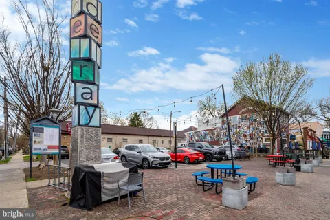 $835,000 | 32 Ancell Street, Alexandria, VA 22305