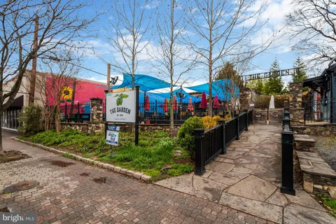 $835,000 | 32 Ancell Street, Alexandria, VA 22305