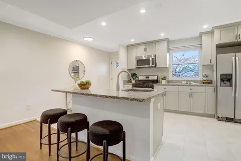 $835,000 | 32 Ancell Street, Alexandria, VA 22305