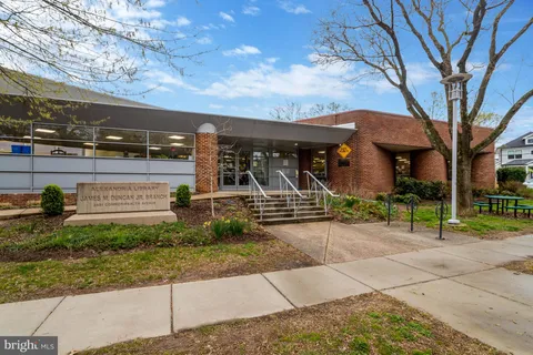 $835,000 | 32 Ancell Street, Alexandria, VA 22305