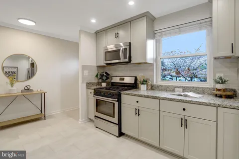 $835,000 | 32 Ancell Street, Alexandria, VA 22305