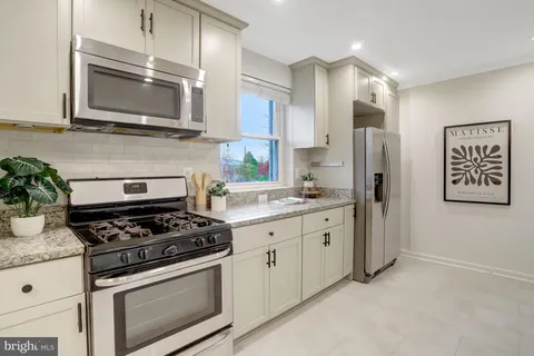 $835,000 | 32 Ancell Street, Alexandria, VA 22305