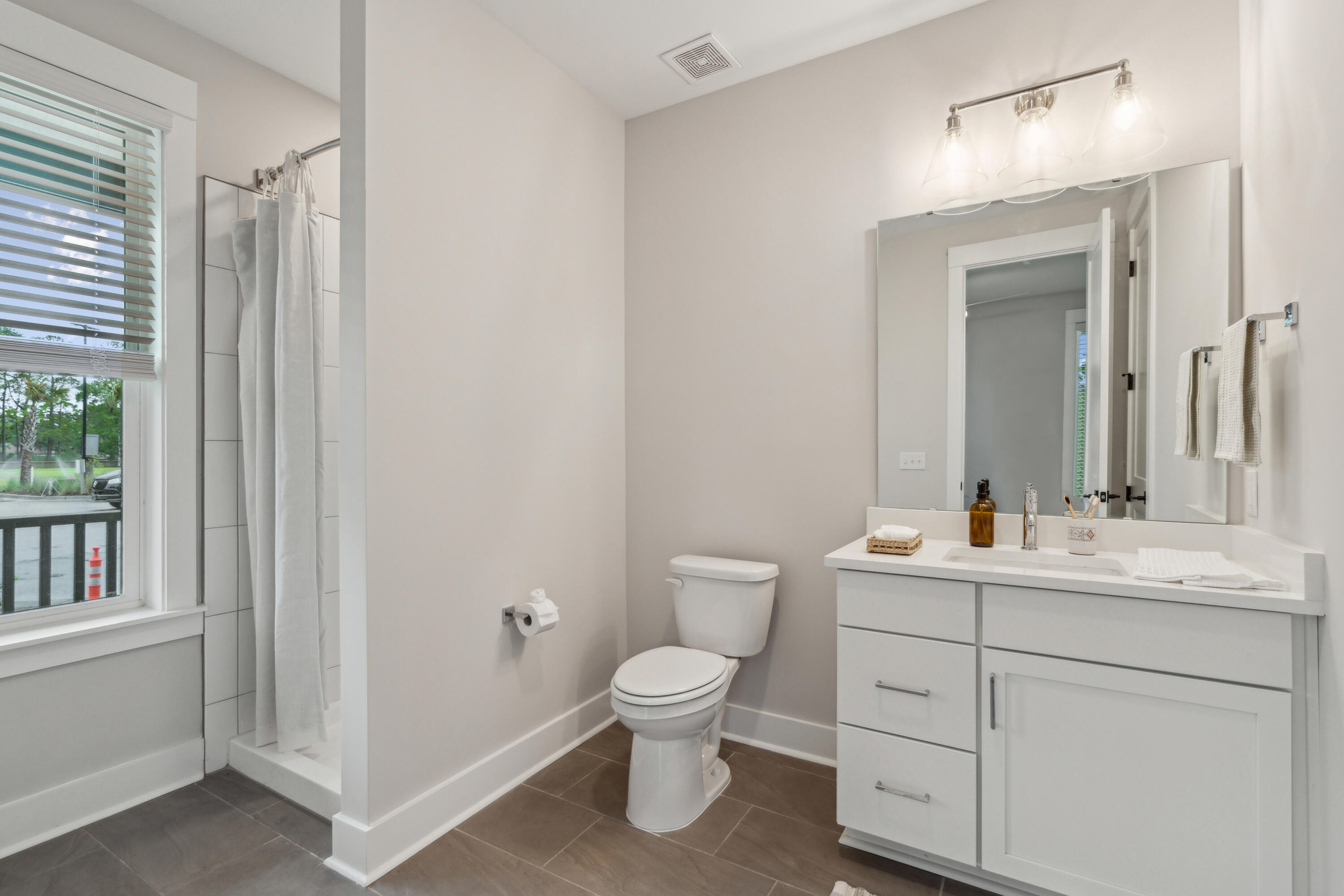 737 Oyster Isle Drive Charleston, SC 29492 - Photo 11 of 20 Fenland_secondary bathroom-037