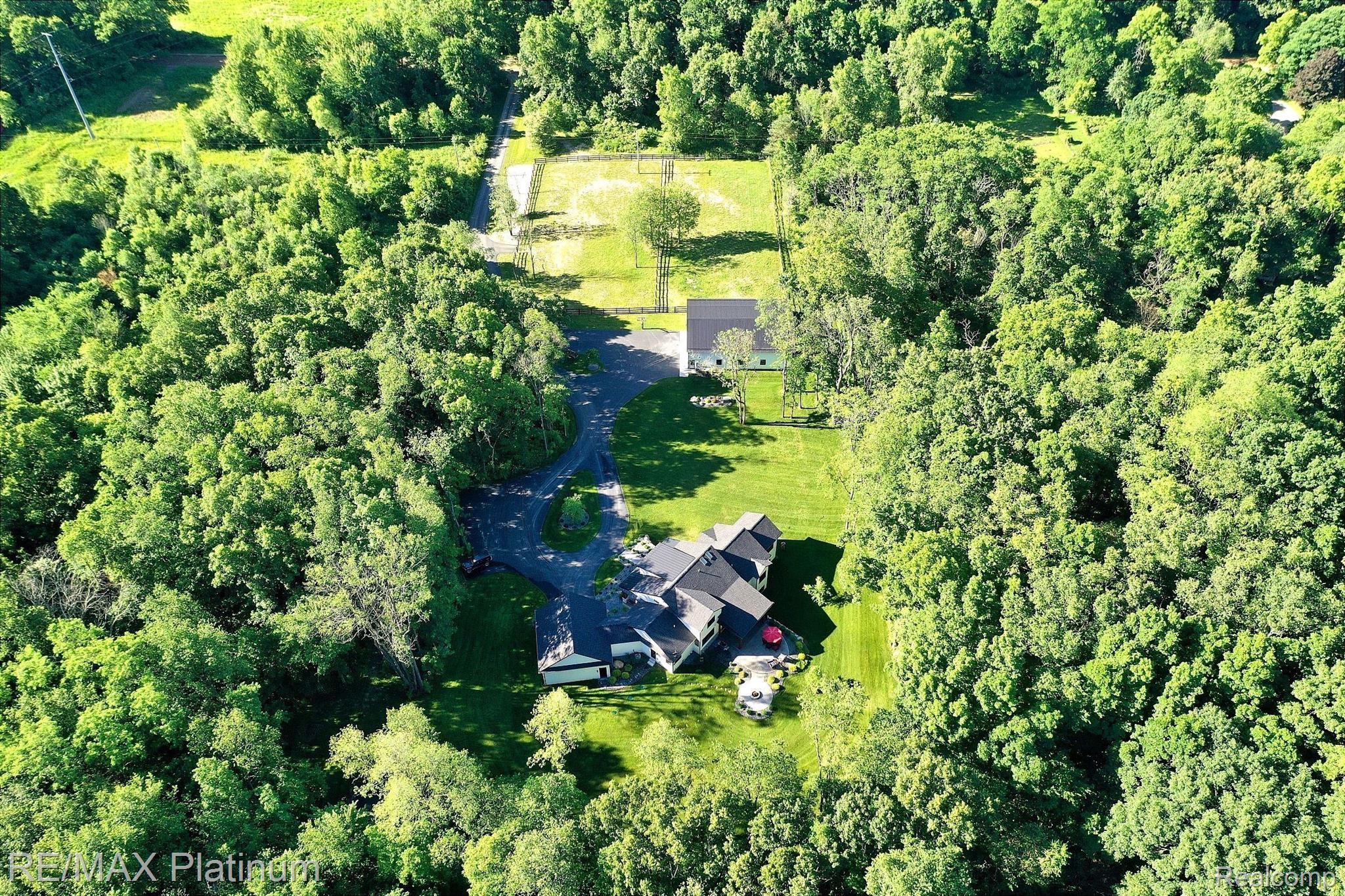 12101 Center Road Fenton, MI 48430 - Photo 51 of 53 Gallery Image 51