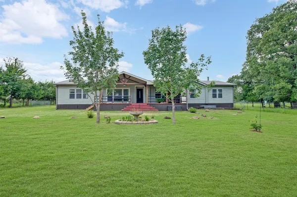 $400,000 | 923 County Road 2415, Honey Grove, TX 75446