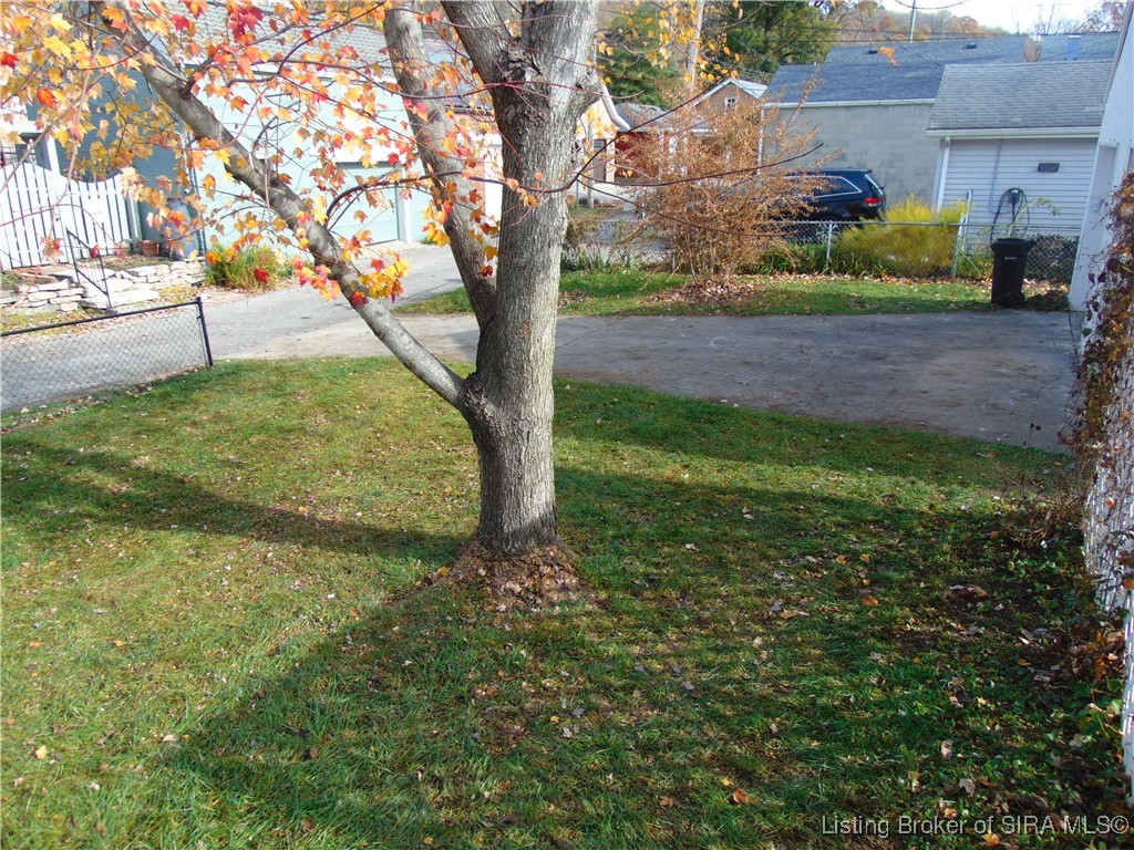 212 St Michaels Avenue Madison, IN 47250 - Photo 8 of 14