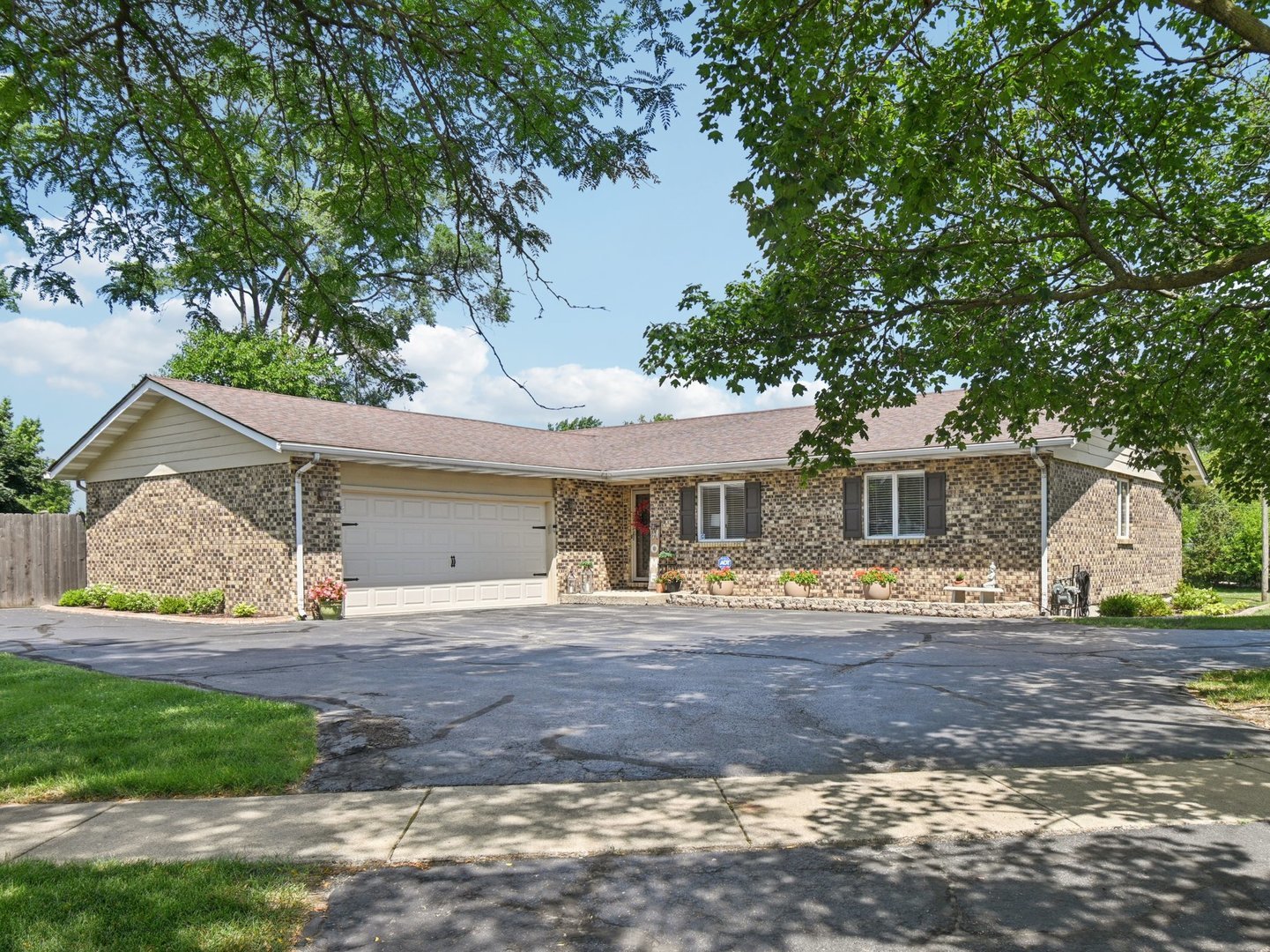2720 Hobson Road Woodridge, IL 60517 - Photo 1 of 31 Gallery Image 1